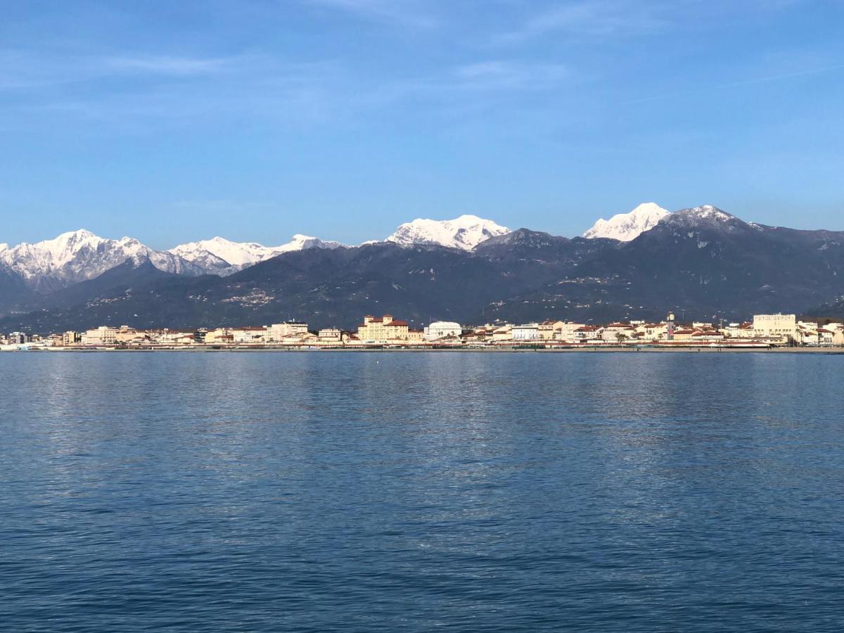 Riva Dei Fiori Apartamento Viareggio Exterior foto